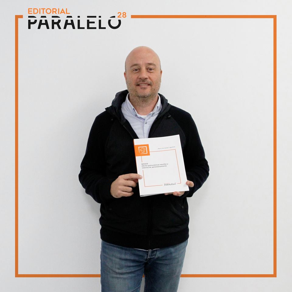 Imagen de la noticia Entrega Manual de Cortesía - Mario Hernández